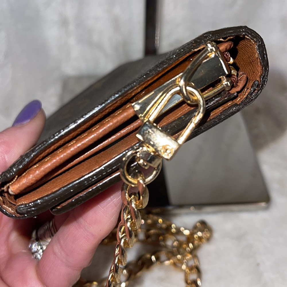 LOUIS VUITTON Monogram Porte Monnaie Billets Bifold Wallet with chain - Picture 9 of 11